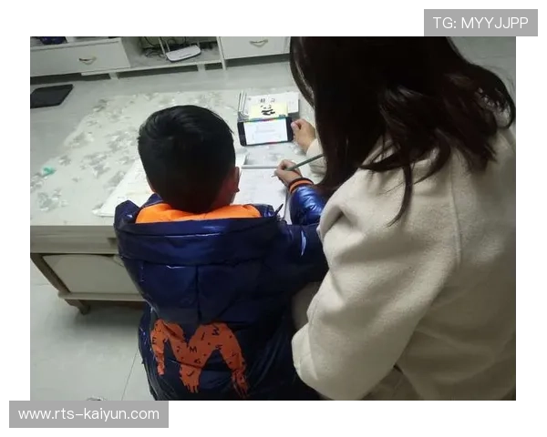 诸暨市暨南初级中学体育馆青少年中国式摔跤比赛，家长称孩子自律能力得到全面增强